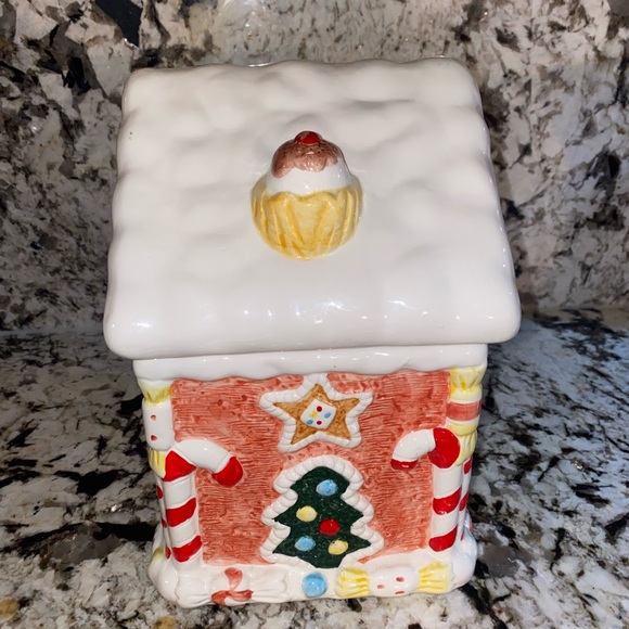 Gingerbread house cookie jar - Picture 3 of 4